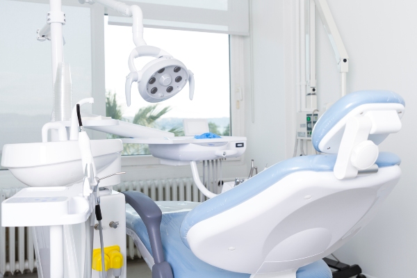 The Basics Of Getting A Dental Implant
