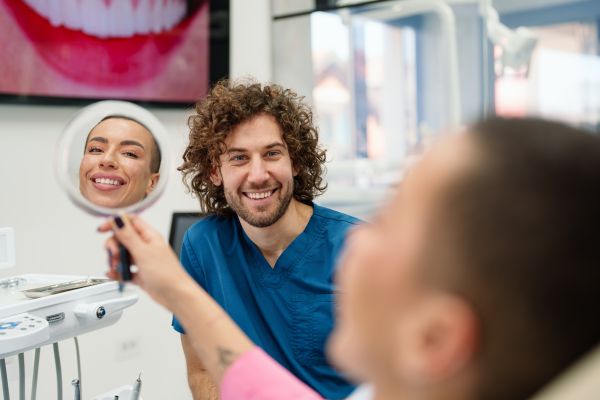 When To See A Restorative Dentist For A Damaged Filling Or Crown